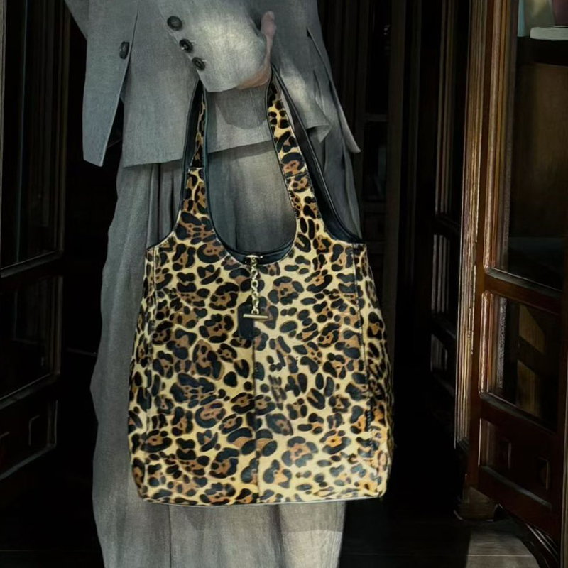 Leather Bucket Bags For Women  - Luxury Bags Of 2026 recension och pris