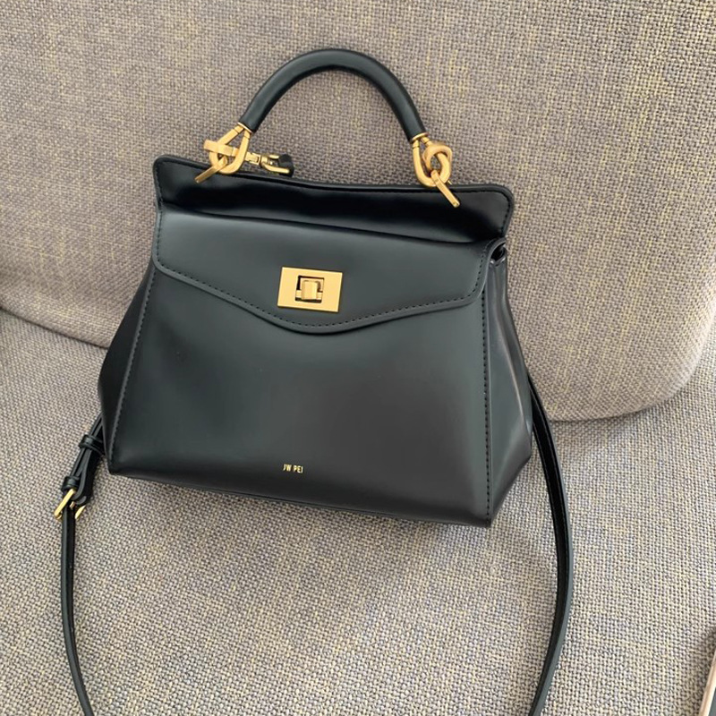 JW PEI Pillow Bag, Lock Bag, S - Luxury Bags That Are Affordable recension och pris