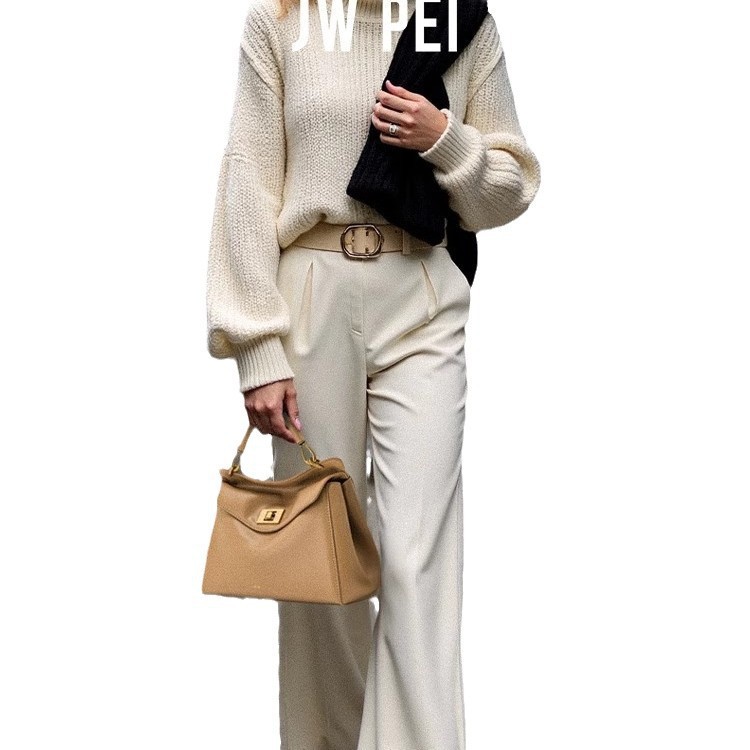 JW PEI Pillow Bag, Lock Bag, S - Luxury Bags That Are Affordable recension och pris