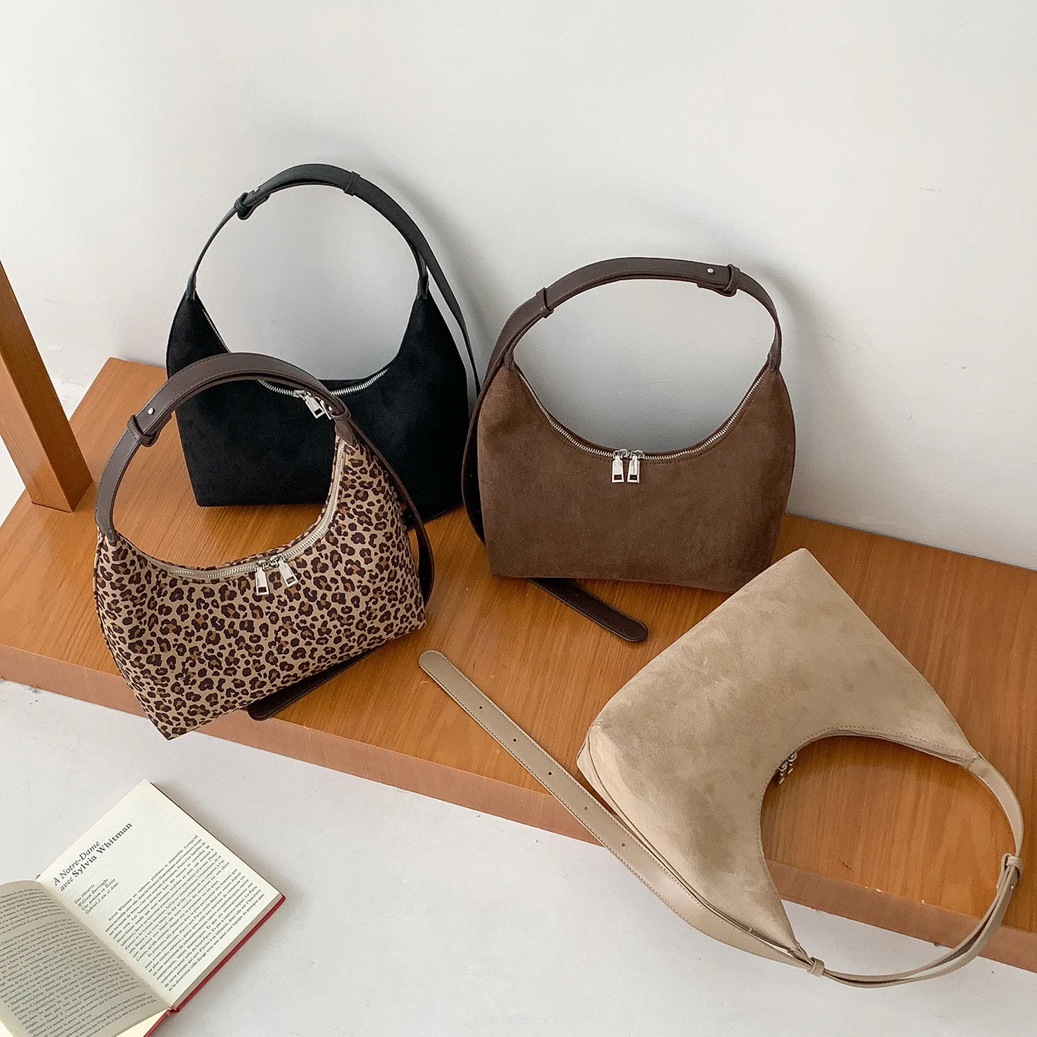 Luxury Leopard Crescent Women  - Half Moon Bag Suede recension och pris