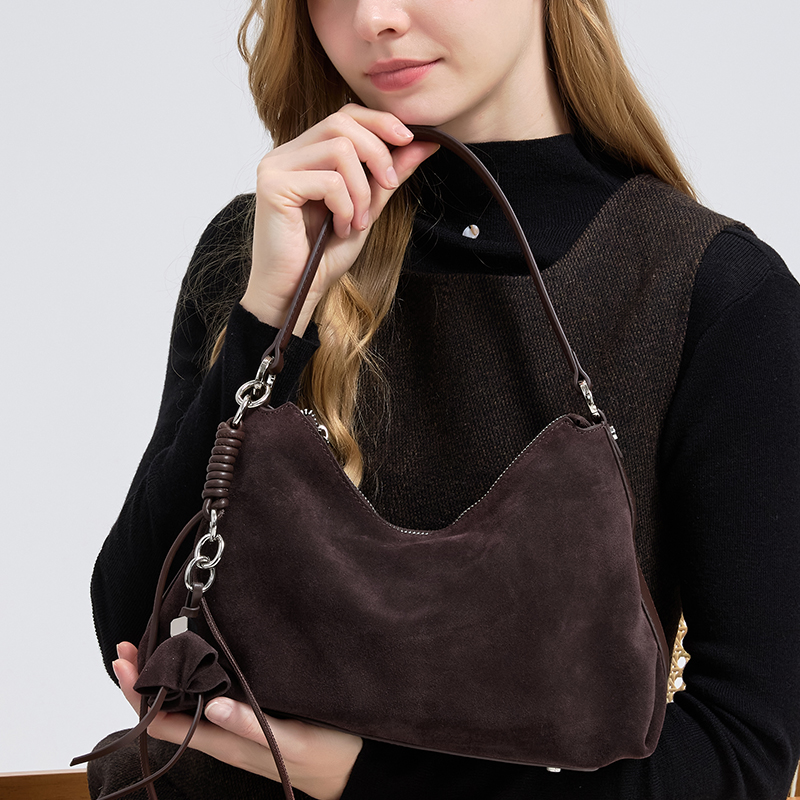 Retro Frosted Genuine Leather  - Half Moon Bag Suede recension och pris