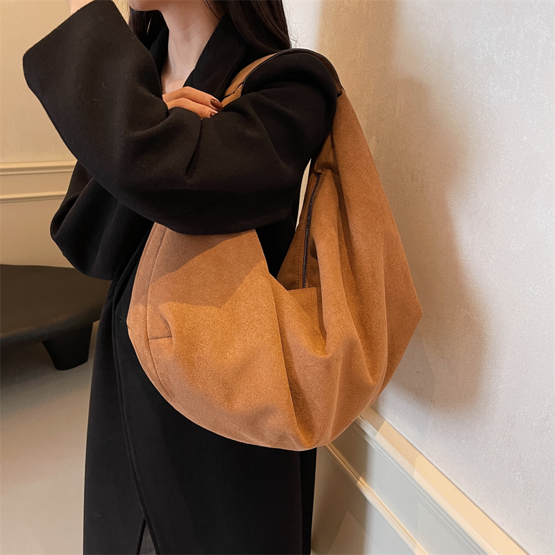 Women Half Moon Bags Large Cap - Half Moon Bag Suede recension och pris